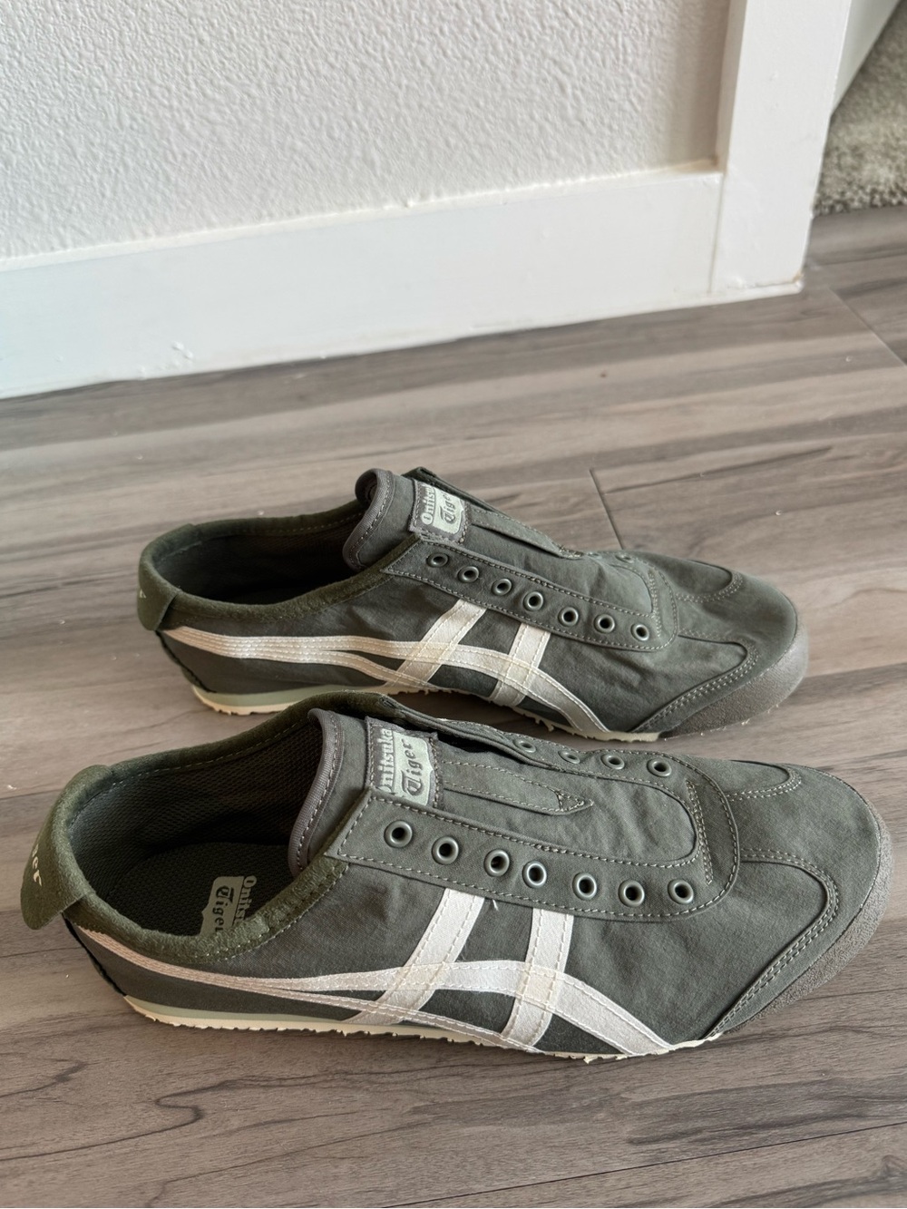Onitsuka Tiger Unisex Slip-On Sneakers in Olive Green with White Stripes - Picture 6 of 8